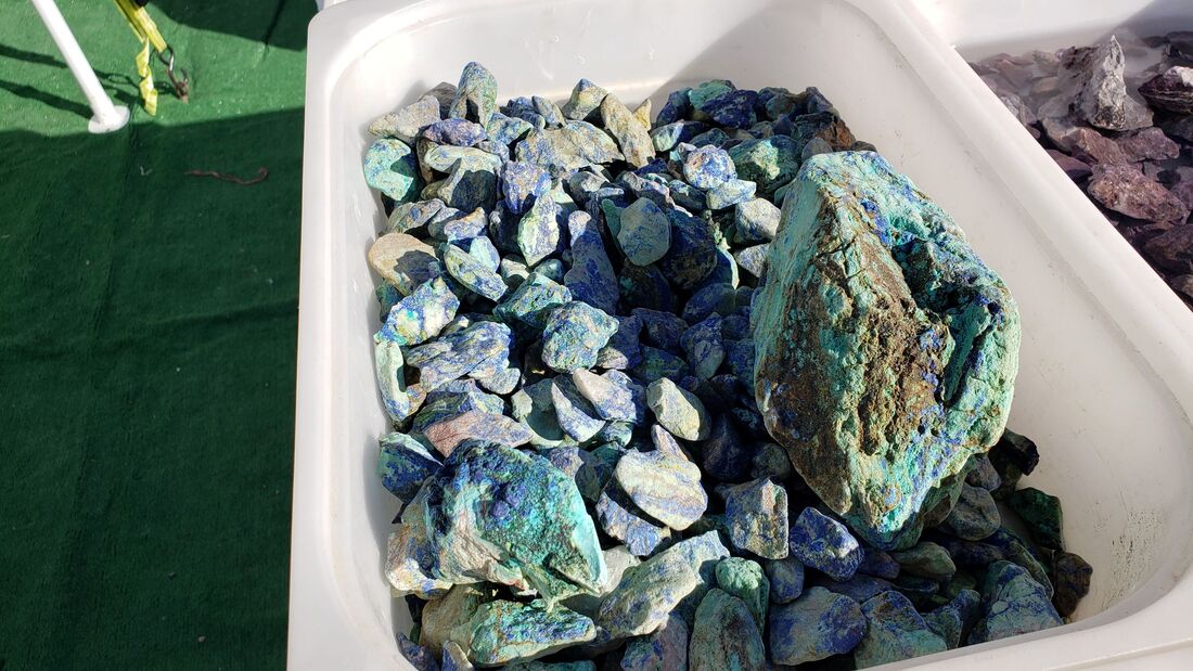 Raw blue/green gemstones at Quartzsite Gem & Mineral Pow Wow